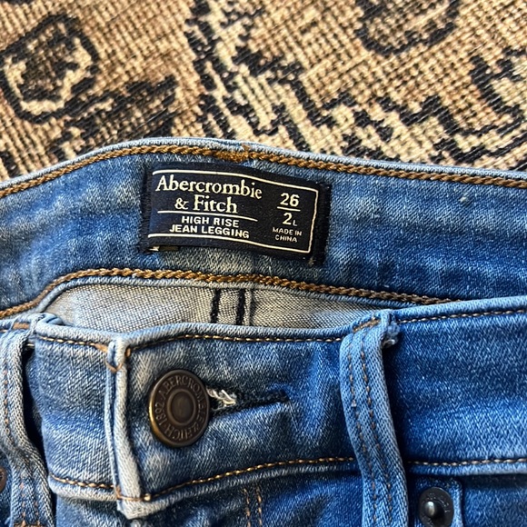 Abercrombie and Fitch high rise Jean legging - Picture 5 of 5